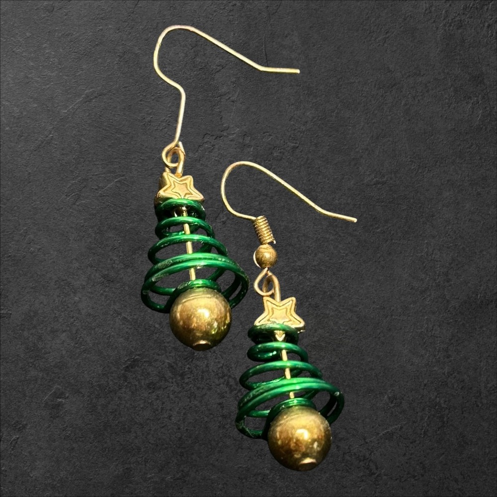 Christmas Tree Dangle Earrings Green Wire Spiral Gold Tone Star Holiday